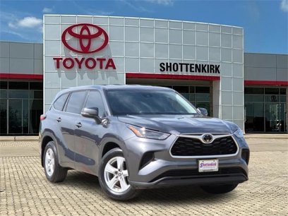 Used 2023 Toyota Highlander L