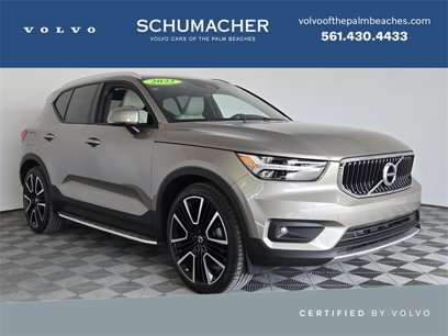 Certified 2022 Volvo XC40 T5 Momentum w/ Premium Package