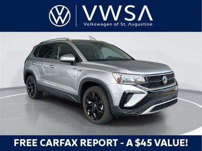 Used 2024 Volkswagen Taos SE w/ Panoramic Sunroof Package