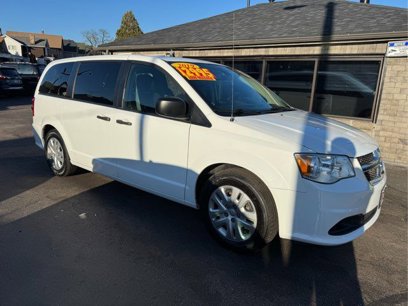Used 2019 Dodge Grand Caravan SE w/ UConnect Hands-Free Group