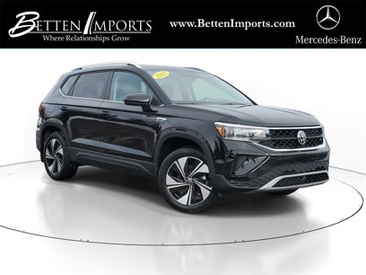 Used 2024 Volkswagen Taos SE w/ Panoramic Sunroof Package