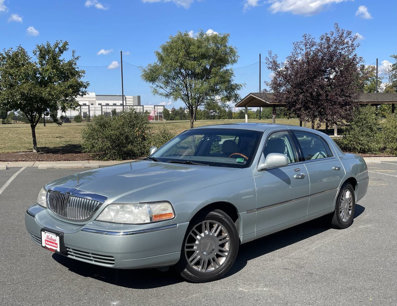Used 2007 Lincoln Town Car Signature Limited