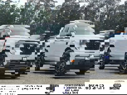 New 2025 Ford Maverick Lariat w/ Black Appearance Package