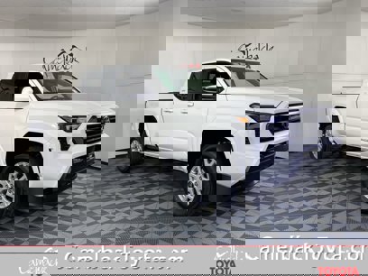 New 2025 Toyota Tacoma SR5