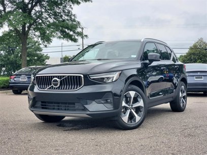 Certified 2023 Volvo XC40 B5 Plus w/ Protection Package Premier