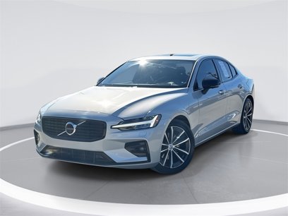 Used 2022 Volvo S60 B5 Momentum