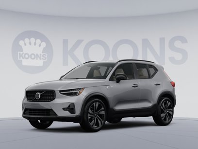 New 2025 Volvo XC40 B5 Plus w/ Protection Package Premier