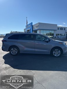 Certified 2022 Toyota Sienna XLE Woodland Edition