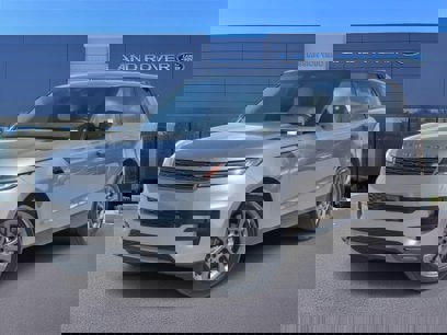 New 2025 Land Rover Range Rover Sport SE