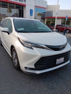Used 2023 Toyota Sienna XLE