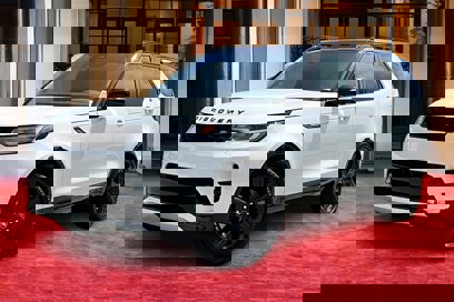 New 2025 Land Rover Discovery Dynamic SE