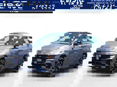 New 2025 Hyundai Elantra SEL