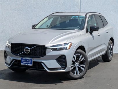 New 2025 Volvo XC60 B5 Core w/ Climate Package