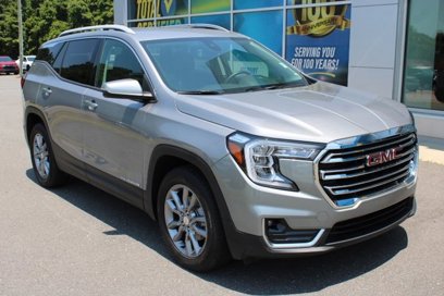 Used 2024 GMC Terrain SLT