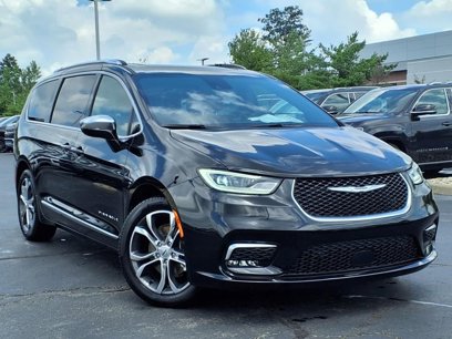 New 2025 Chrysler Pacifica Pinnacle w/ Trailer Tow Group