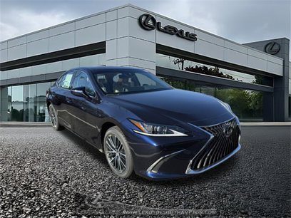 New 2025 Lexus ES 300h w/ Premium Package