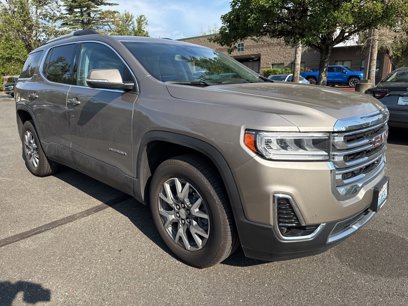 Used 2022 GMC Acadia SLT w/ Technology Package