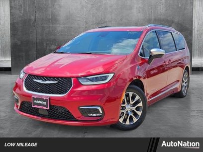 Certified 2025 Chrysler Pacifica Pinnacle