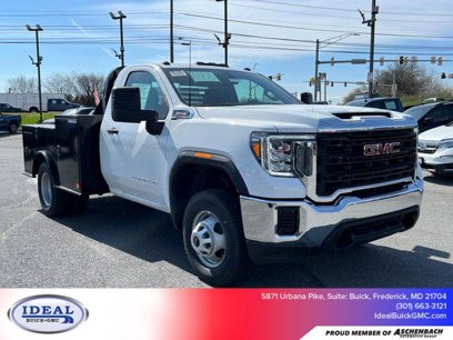 New 2023 GMC Sierra 3500 Pro