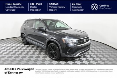 Certified 2022 Volkswagen Taos SE w/ Panoramic Sunroof Package
