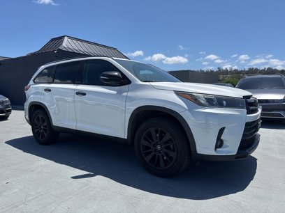 Used 2019 Toyota Highlander SE