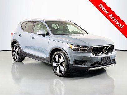 Used 2020 Volvo XC40 T5 Momentum