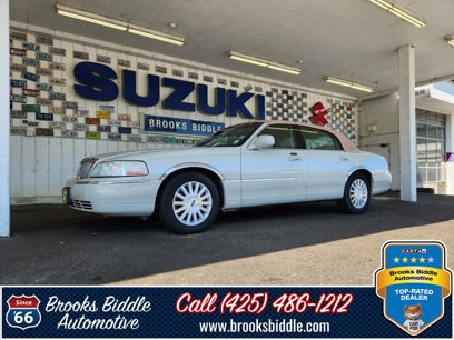 Used 2005 Lincoln Town Car Signature