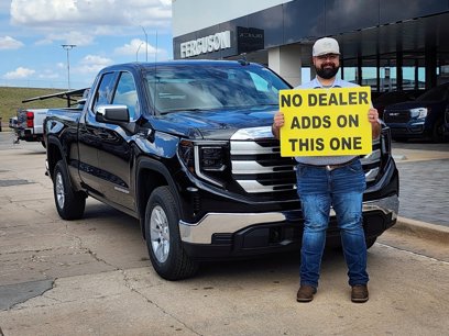 New 2025 GMC Sierra 1500 SLE