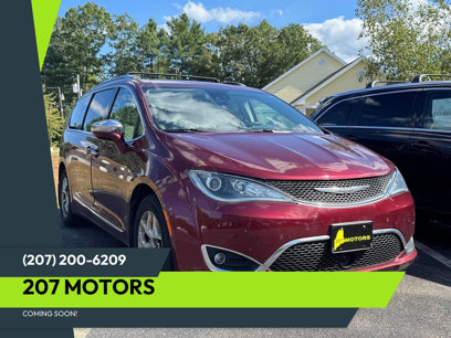 Used 2017 Chrysler Pacifica Limited w/ UConnect Theater Package