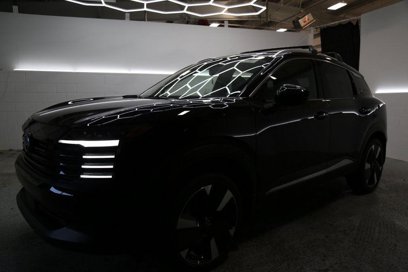 New 2025 Nissan Kicks SR w/ Illumination Package