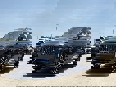 New 2026 Volvo XC90 B6 Ultra w/ Lounge Package