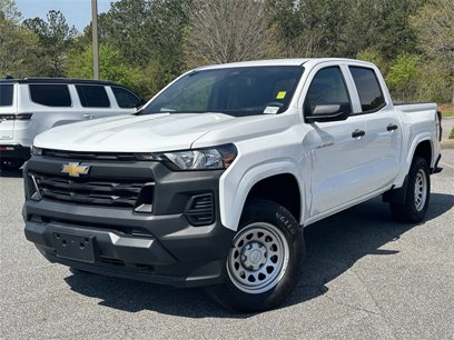 Used 2025 Chevrolet Colorado W/T w/ Advanced Trailering Package