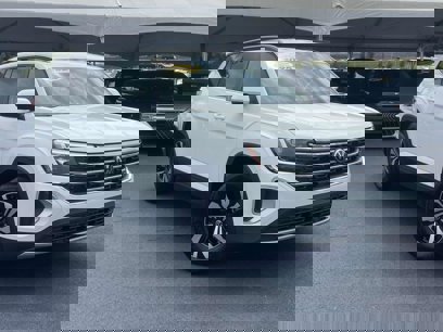 Certified 2025 Volkswagen Atlas SE