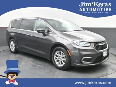 Used 2023 Chrysler Pacifica Touring-L