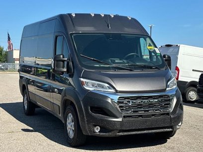 New 2025 RAM ProMaster 2500 w/ Quick Order Package 22G SLT