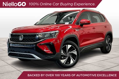 Used 2024 Volkswagen Taos SE w/ Panoramic Sunroof Package
