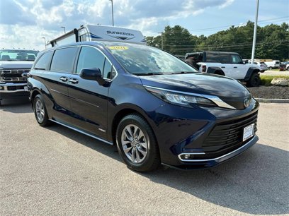 Used 2021 Toyota Sienna XLE