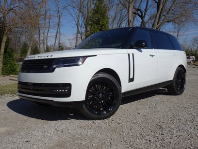 New 2025 Land Rover Range Rover Long Wheelbase SE