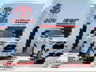 Used 2023 Toyota Highlander Platinum