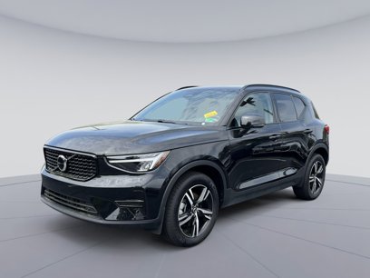 Used 2024 Volvo XC40 B5 Core