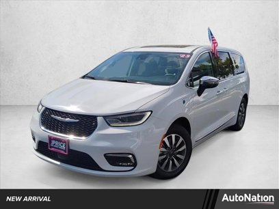 Used 2023 Chrysler Pacifica Limited