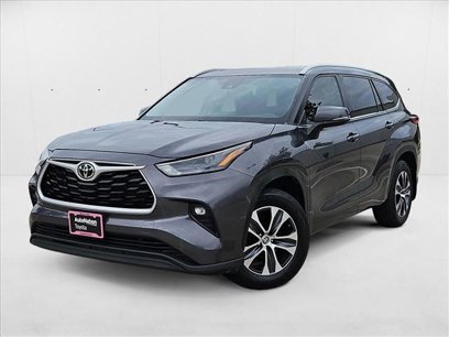 Used 2022 Toyota Highlander XLE