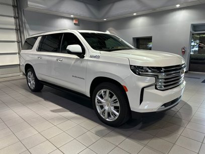 Used 2023 Chevrolet Suburban High Country w/ Premium Package 2