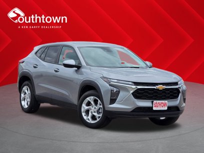 Used 2025 Chevrolet Trax LS w/ LS Convenience Package