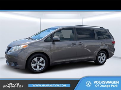 Used 2017 Toyota Sienna LE