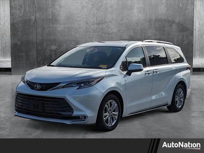 Used 2022 Toyota Sienna Platinum
