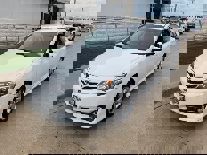 Used 2014 Toyota Camry SE