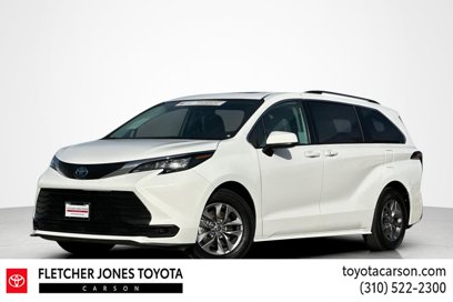 Certified 2024 Toyota Sienna LE