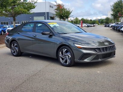 Used 2025 Hyundai Elantra Sport w/ Cargo Package