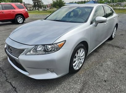 Used 2013 Lexus ES 350 w/ Luxury Pkg